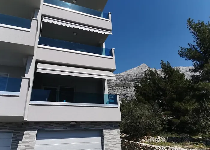 Sebastijan Apartman *