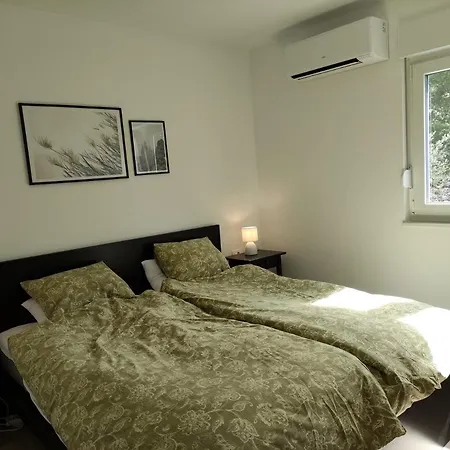 Sebastijan Apartman *
